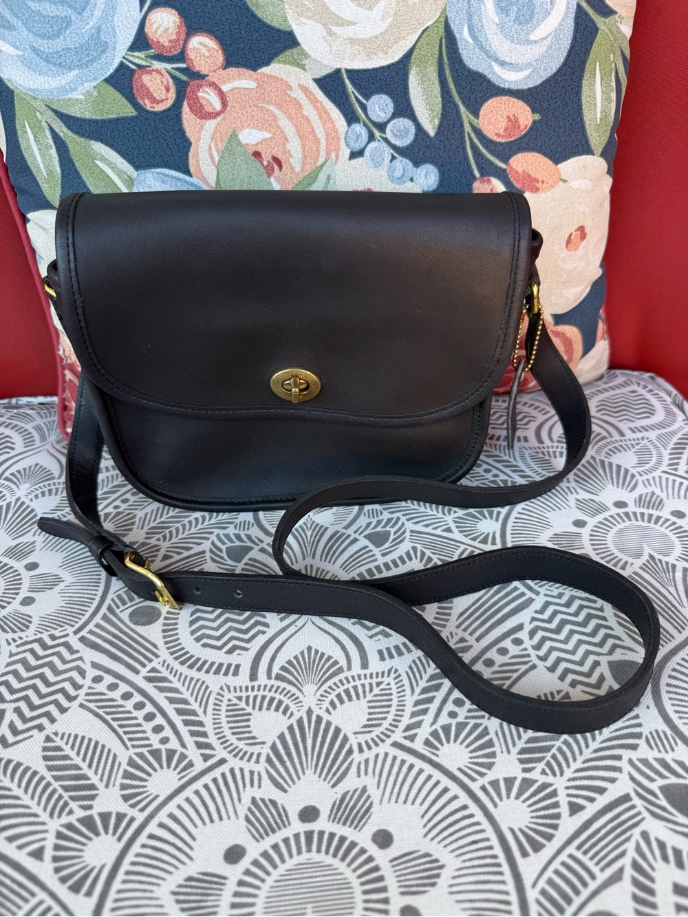 Vintage Coach shoulder bag